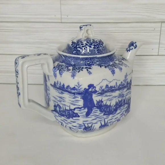 Vintage! Made in Japan Blue & White Tea Pot w/Fisherman Design - Picture 2 of 7